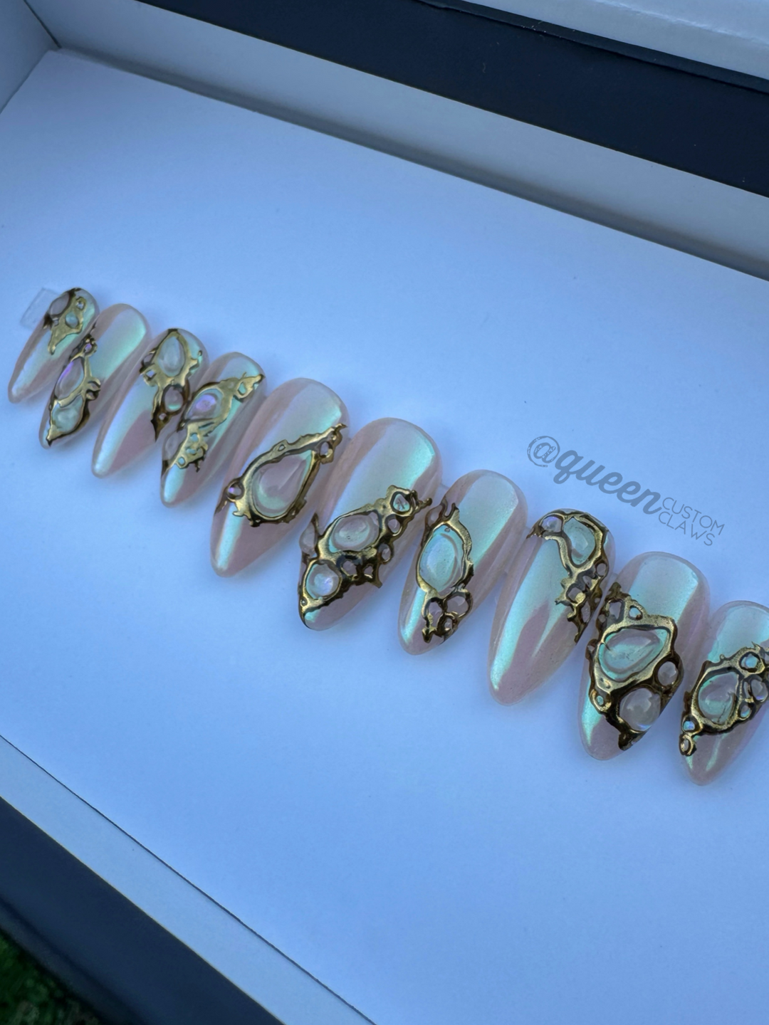 Bubble Bath: chrome 3D press-on nails