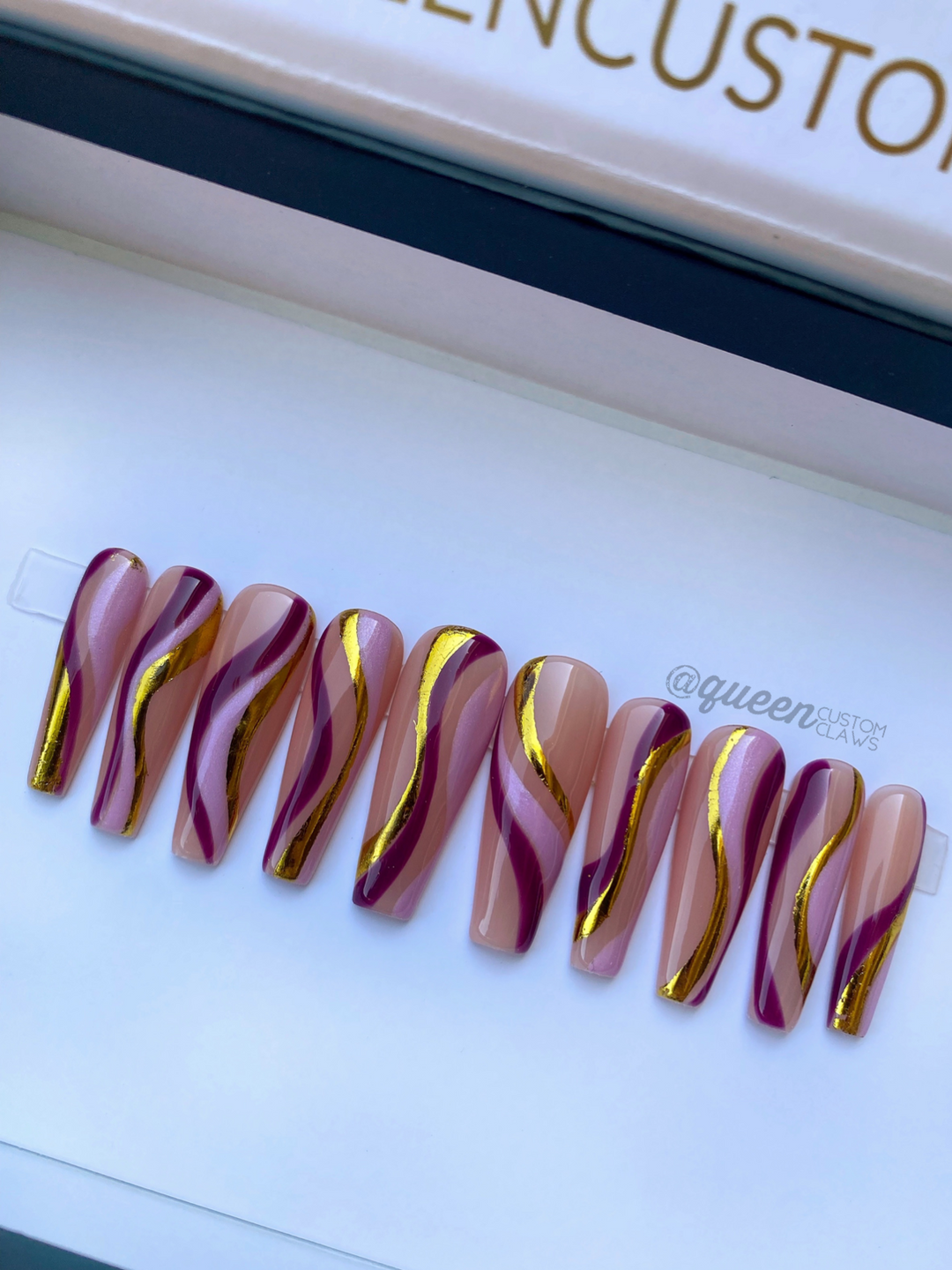 Swerve- curvy lined french tip Jelly press on nails