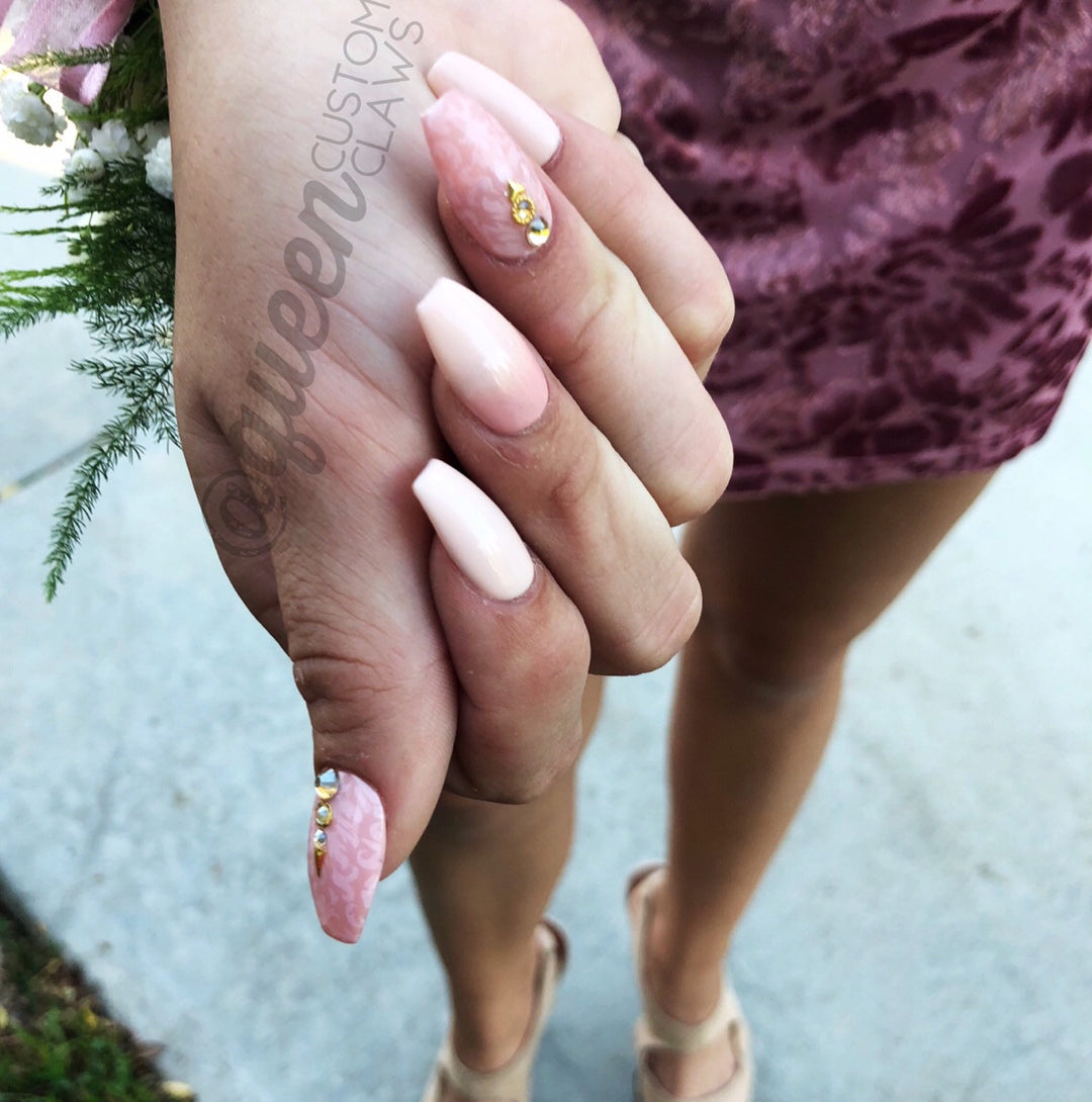 Pink Romance press on nails
