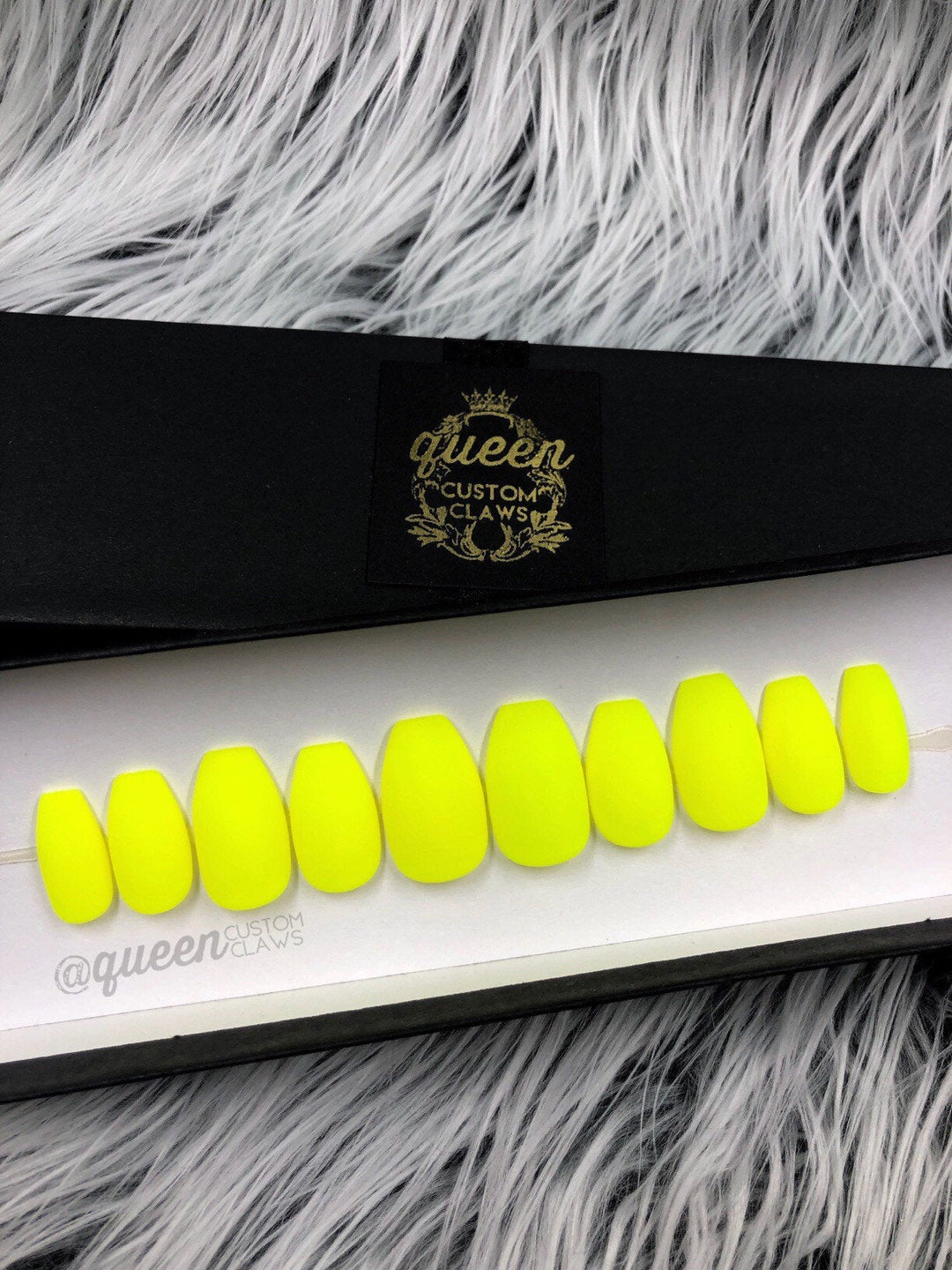 Matte basic- press-on nails