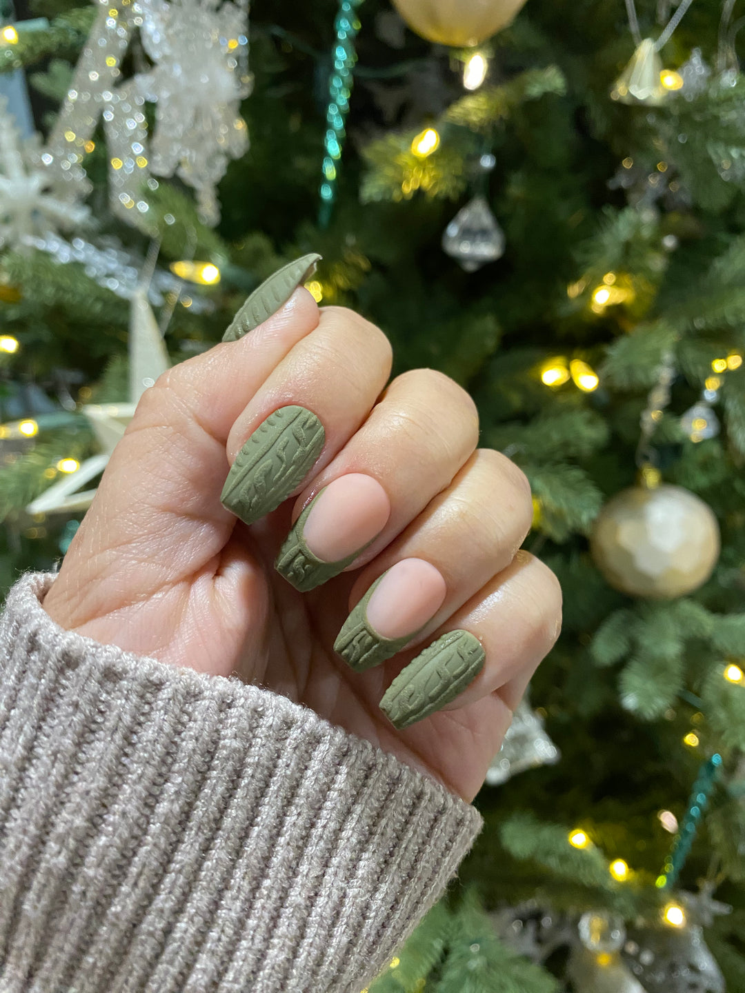 Cozy Sweater: sweater tips Press on Nails