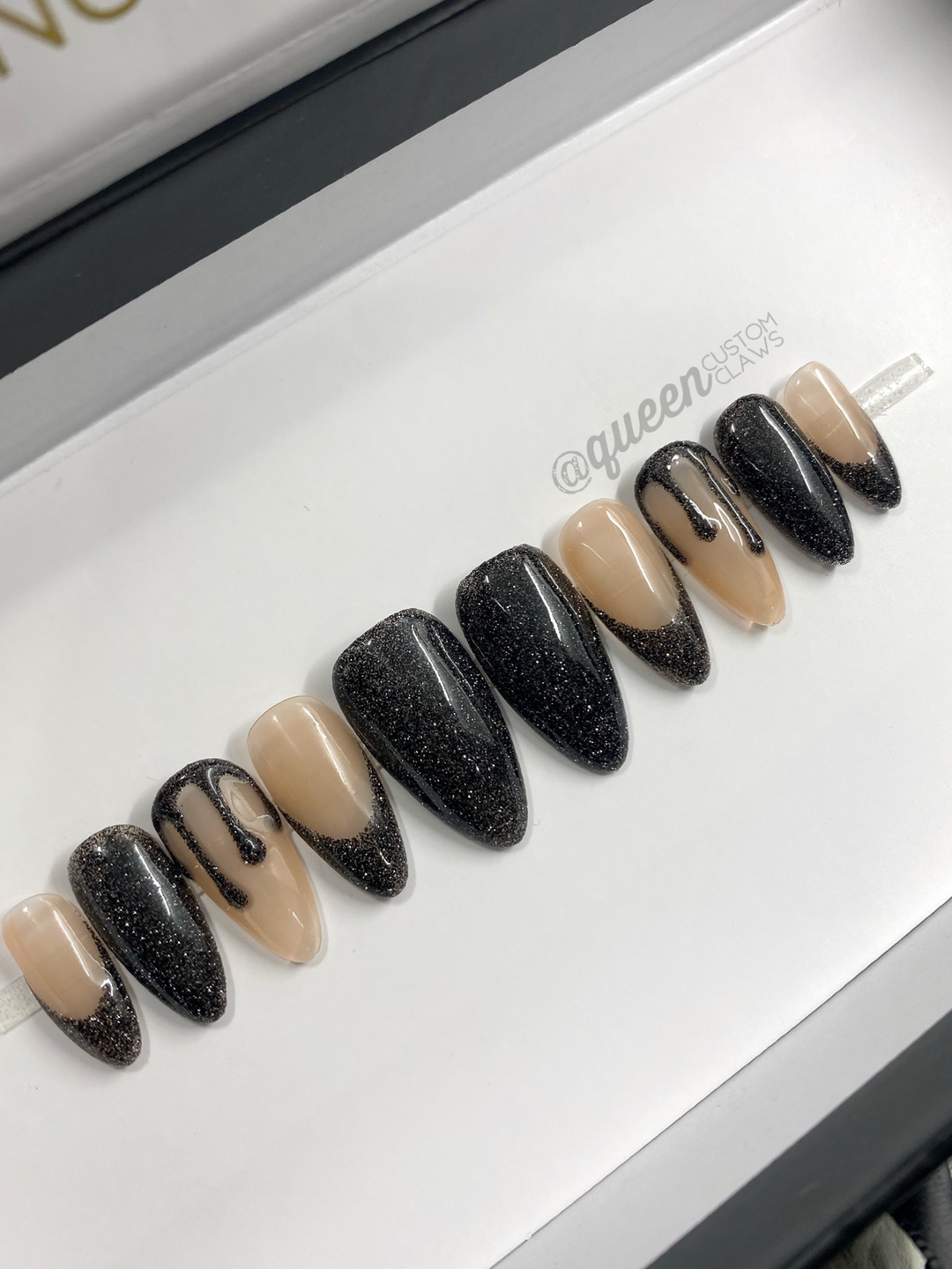 Vamp- drip outlined french tip press on nails