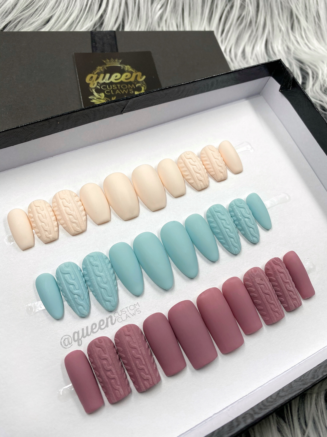 Sweater Weather- press on nails