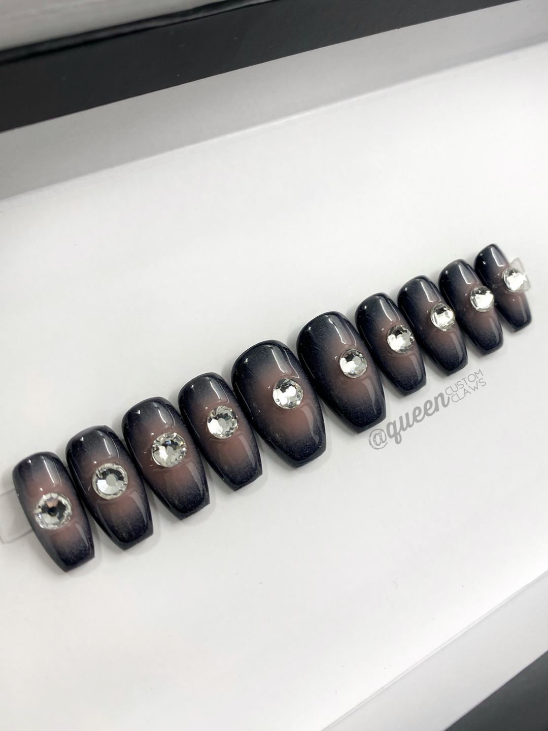Nude Illusion: aura ombré - press-on nails