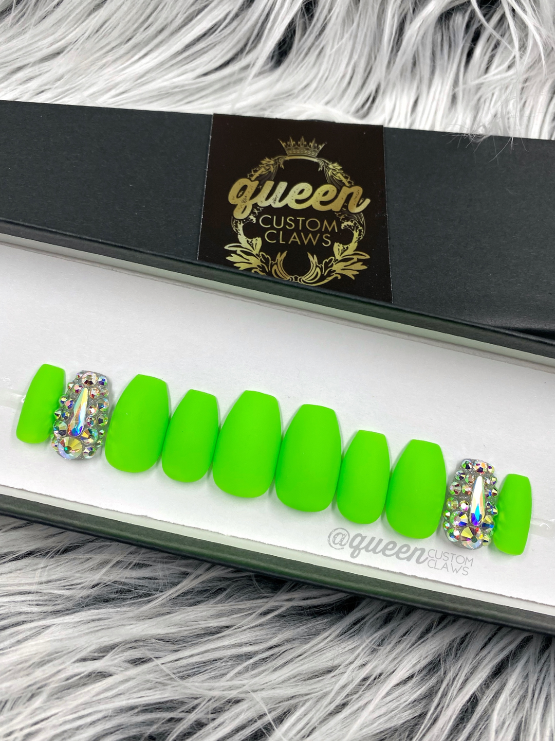 Xtra Bling & matte press-on nail