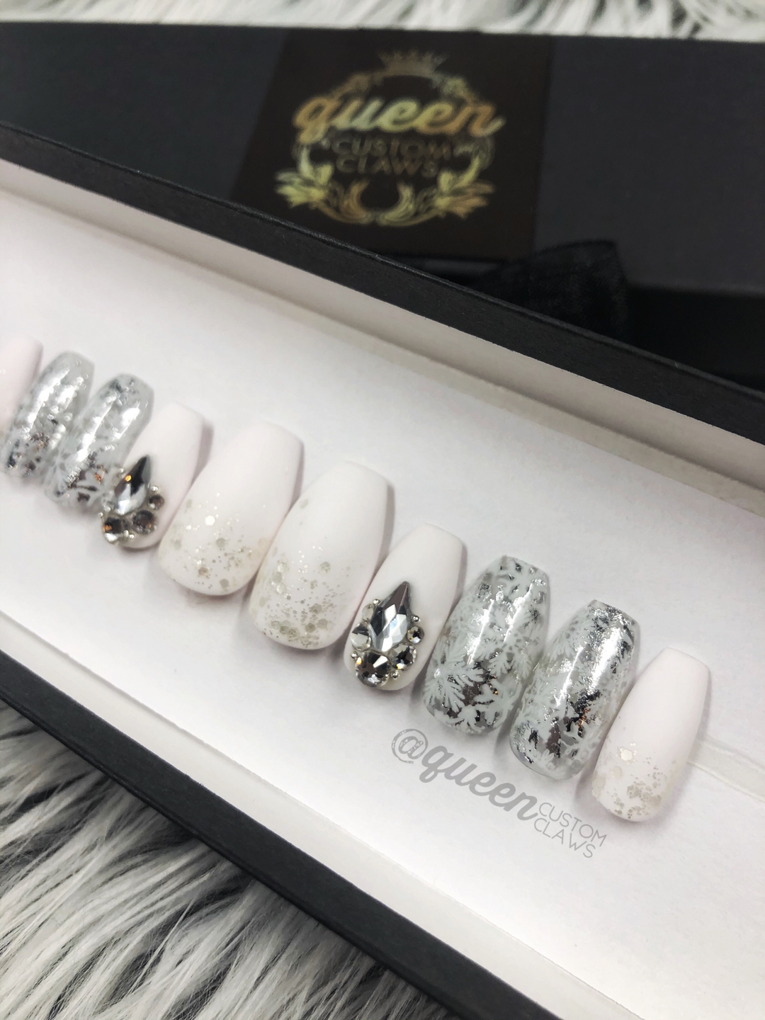 Frosted:White Christmas- press on nails