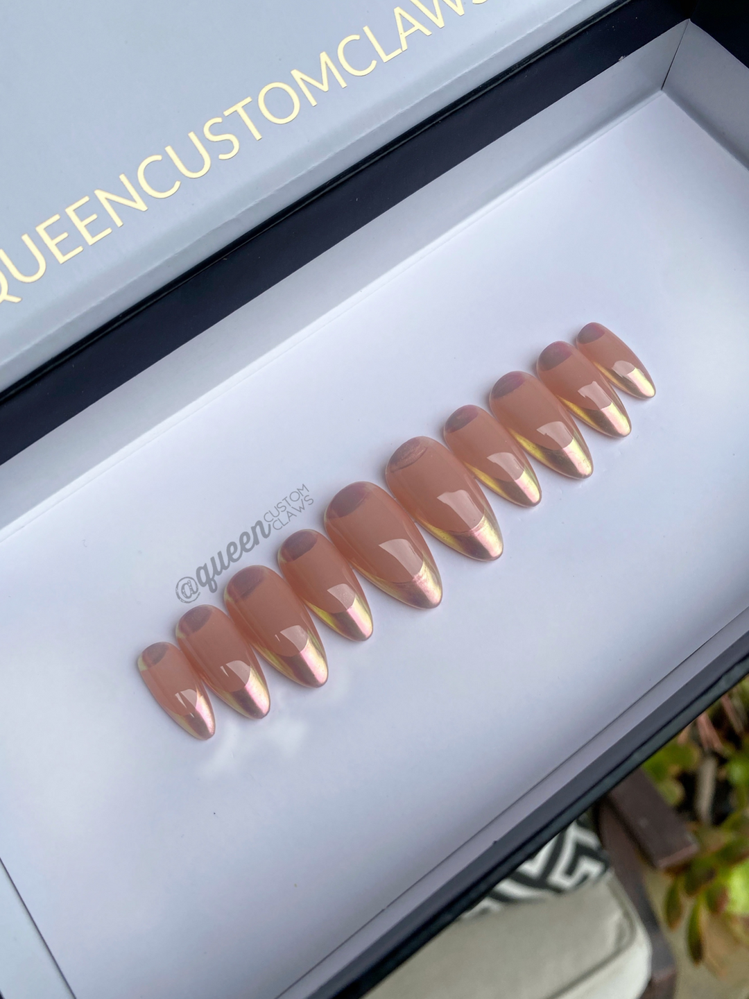 Chrome French Moonicure: french tip- press-on nails