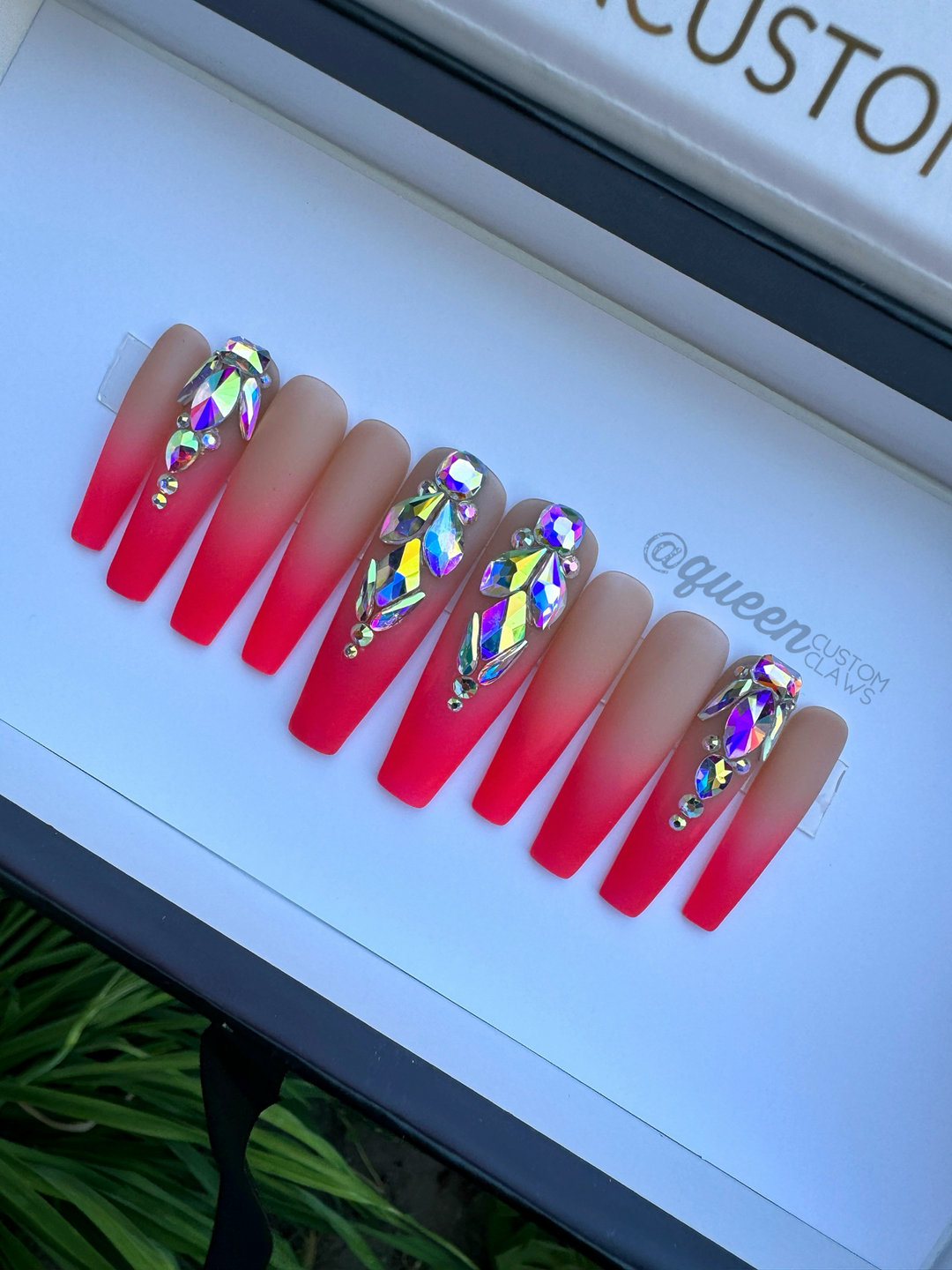 Shí Shi Gorgeous Neon to Nude Boomer Ombre- press-on nails