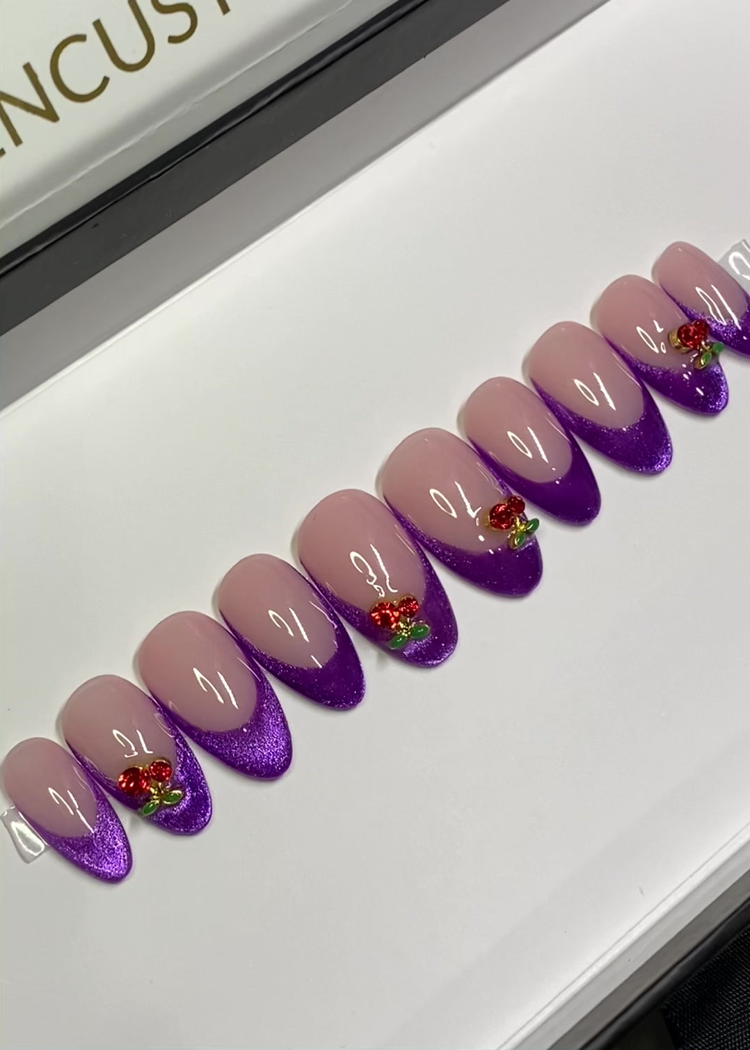 Cherry on Top: magnetic french tip- press-on nails