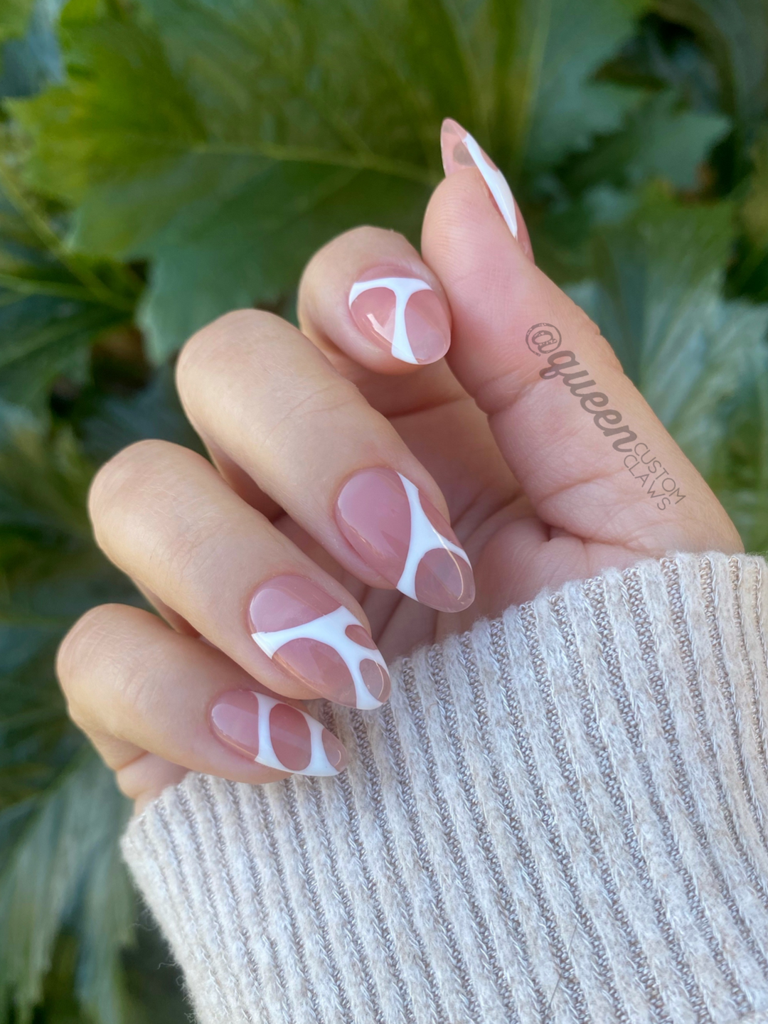 Alien: negative space french tip- press-on nails