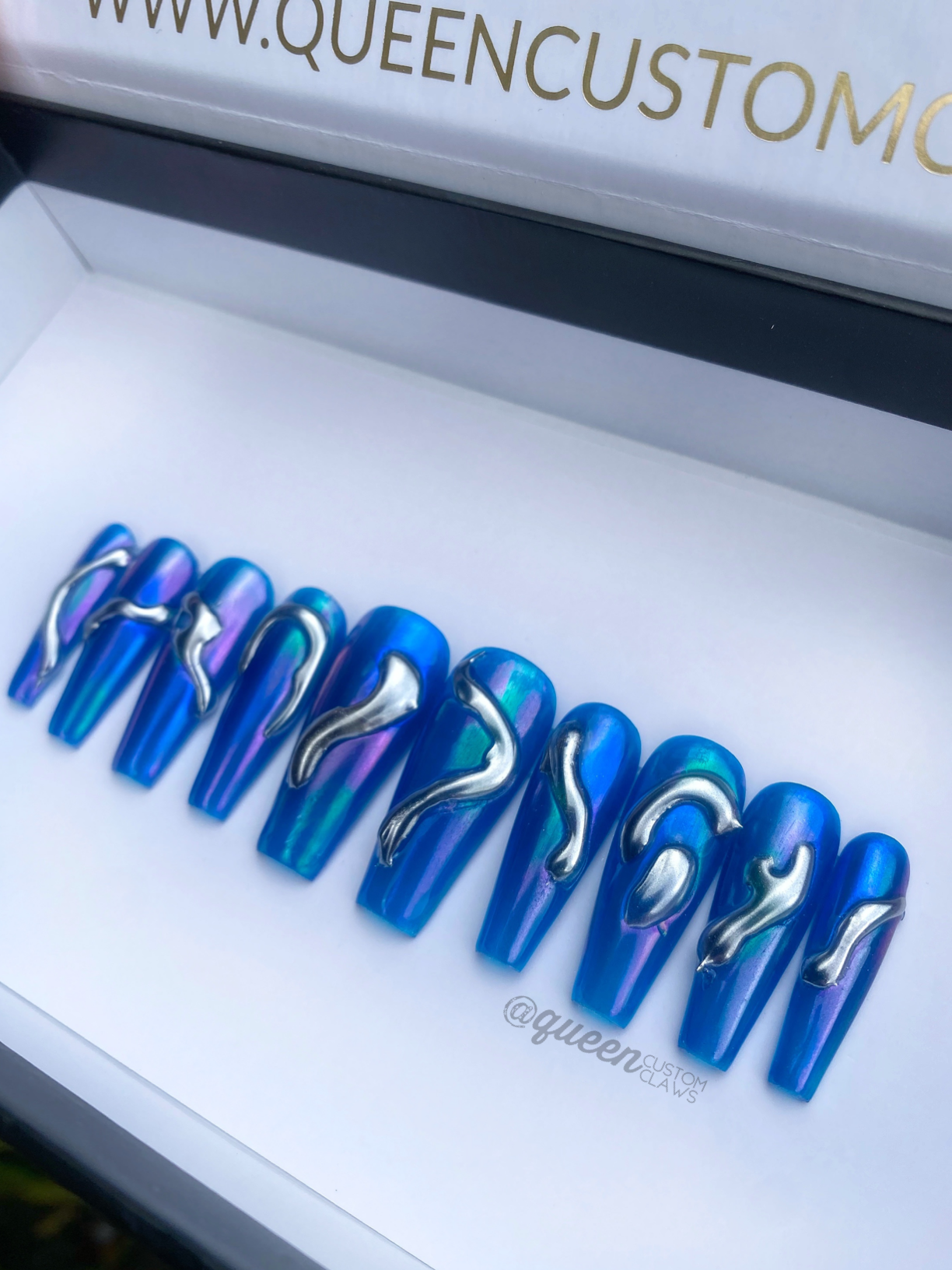 Chrome Ombre Press-on Nails! These trendy 3D chrome blobs will give you an avant-garde style 