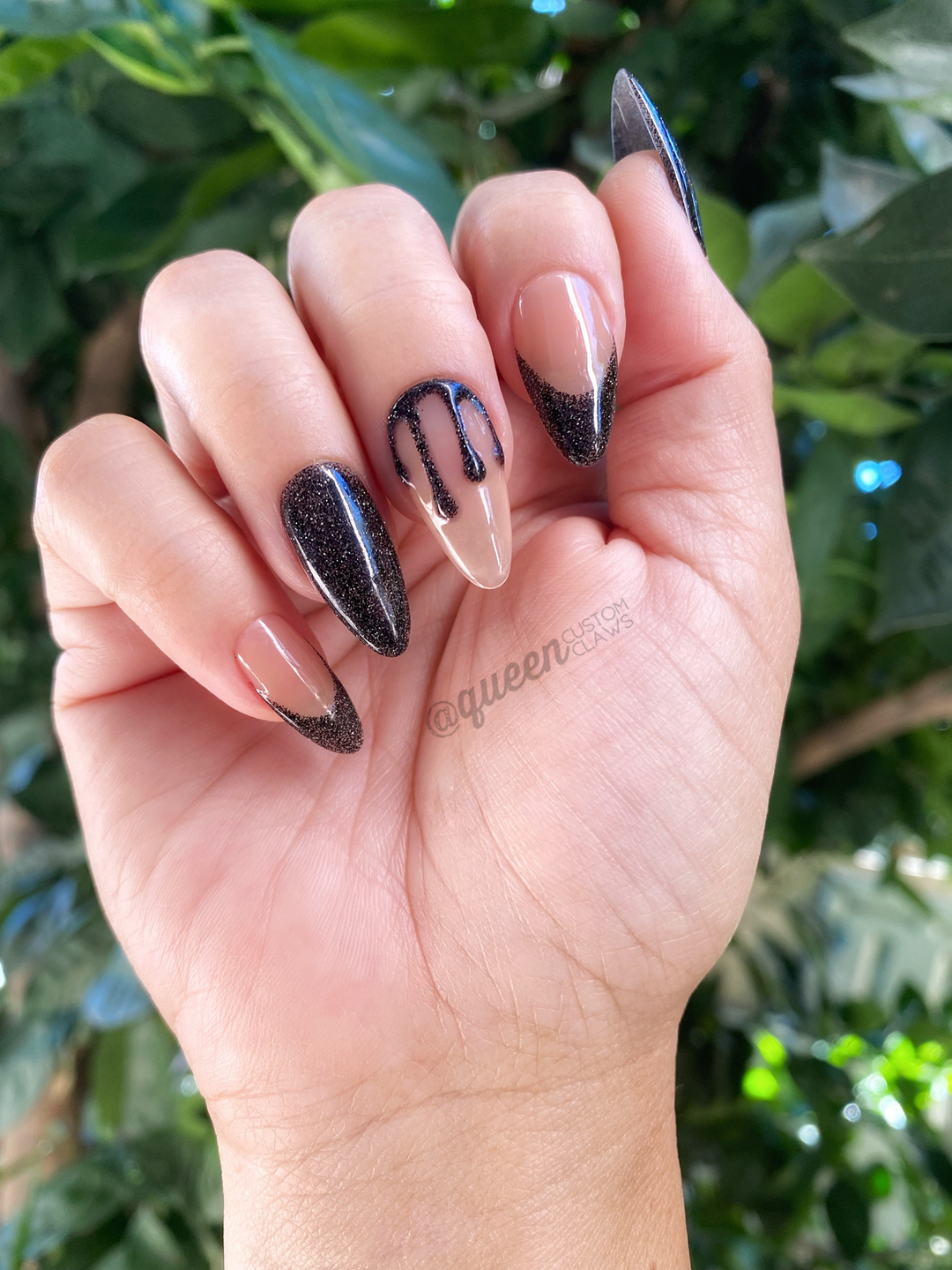 Vamp- drip outlined french tip press on nails